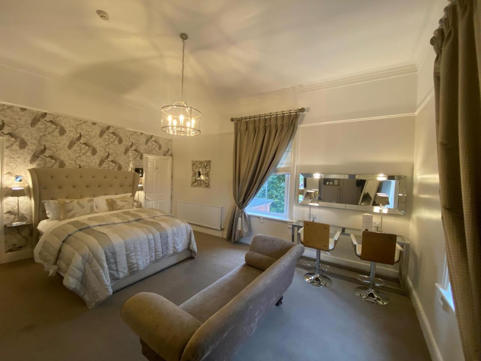 Alexandra Court Hotel Конглтон Экстерьер фото